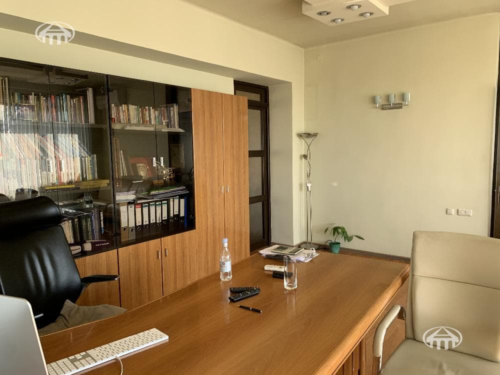 Office · 520 m² · Arabkir