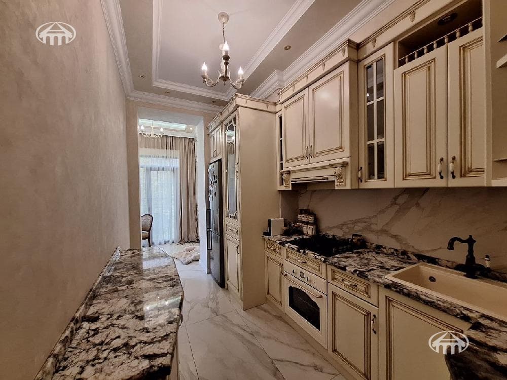 Բնակարան · 2 սեն. · 71 մ² · Կենտրոն