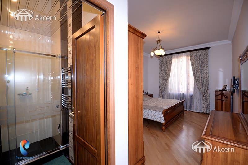 Дом · 6 комн. · 370 м² · Арабкир