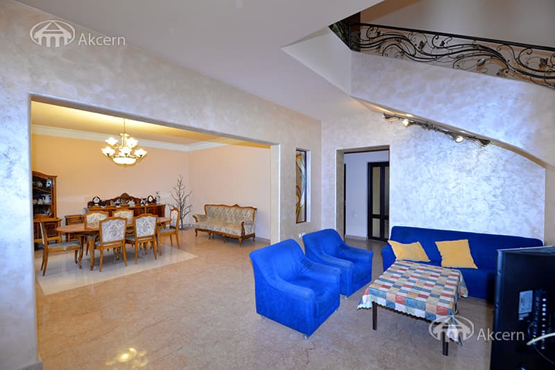 Особняк · 5 комн. · 282 м² · Кентрон