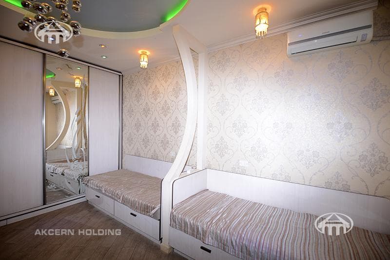 Apartment · 3 rooms · 90 m² · Kentron