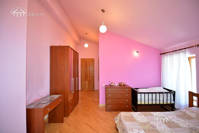Mansion · 9 rooms · 486 m² · Nork-Marash
