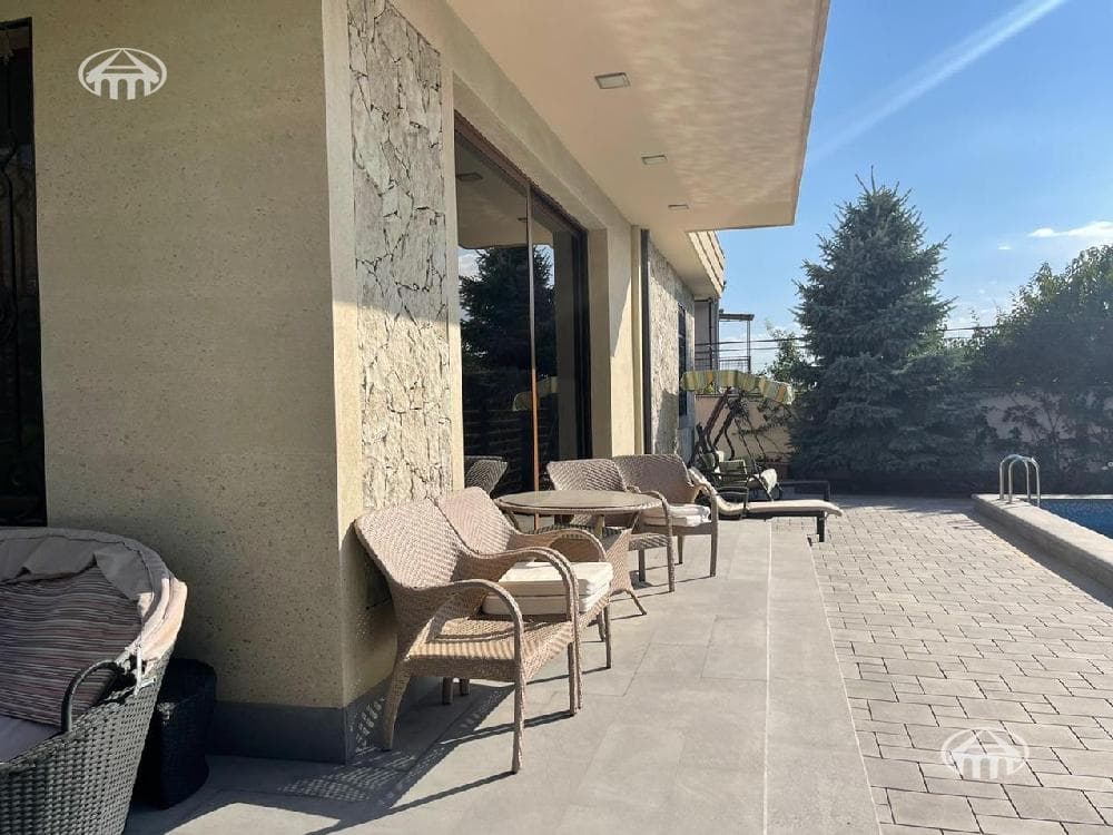Mansion · 5 rooms · 314 m² · Ptgni