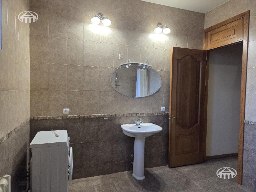 Дом · 6 комн. · 540 м² · Арабкир