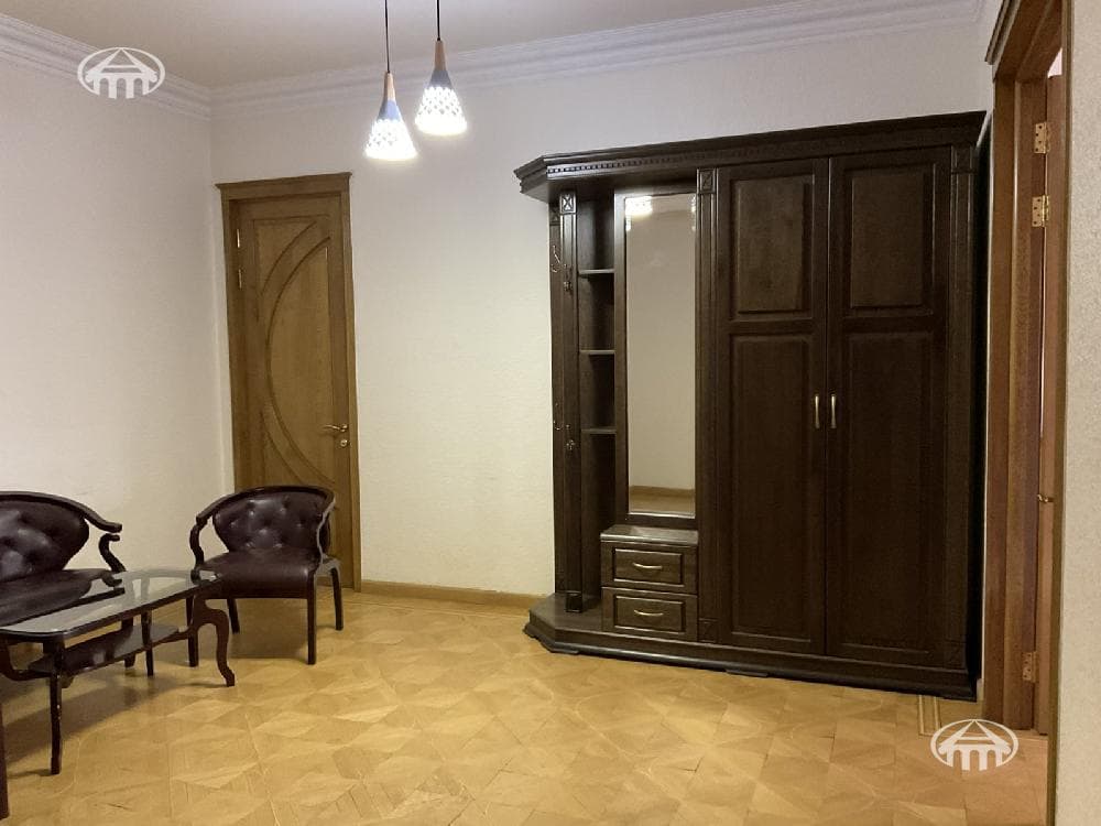 Apartment · 3 rooms · 139 m² · Kentron