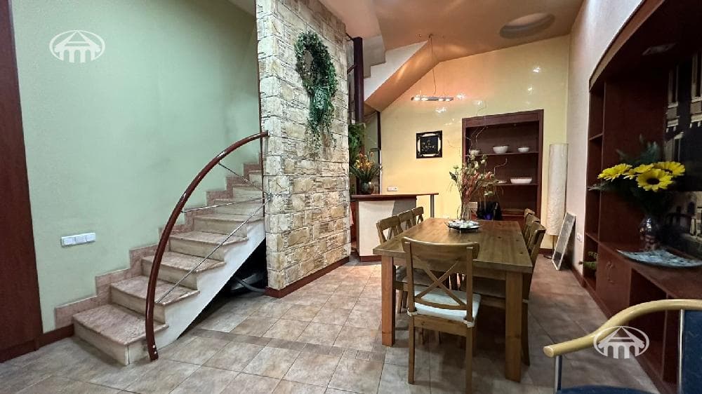 Квартира · 2 комн. · 83 м² · Кентрон