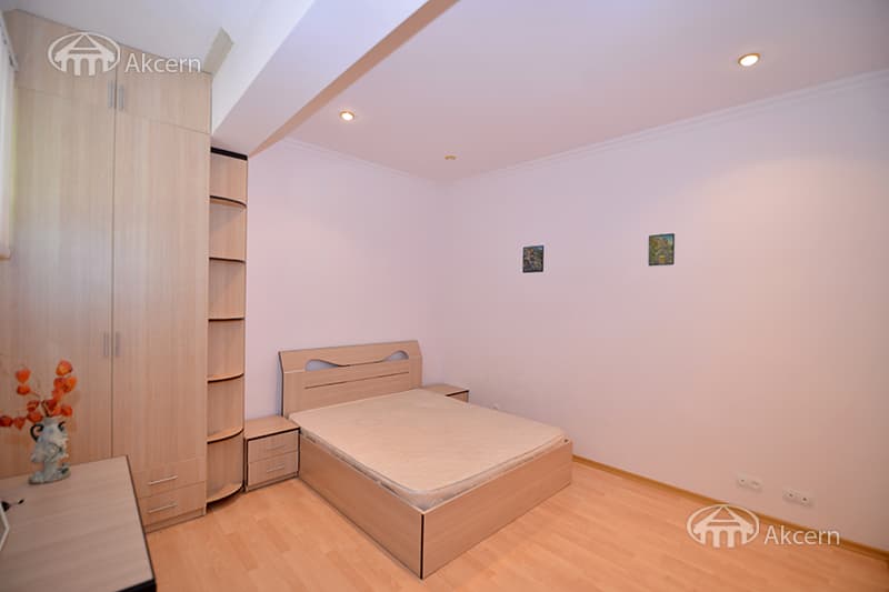 Квартира · 3 комн. · 140 м² · Арабкир