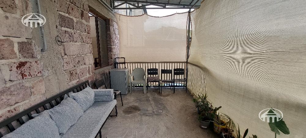 Mansion · 5 rooms · 206 m² · Arinj