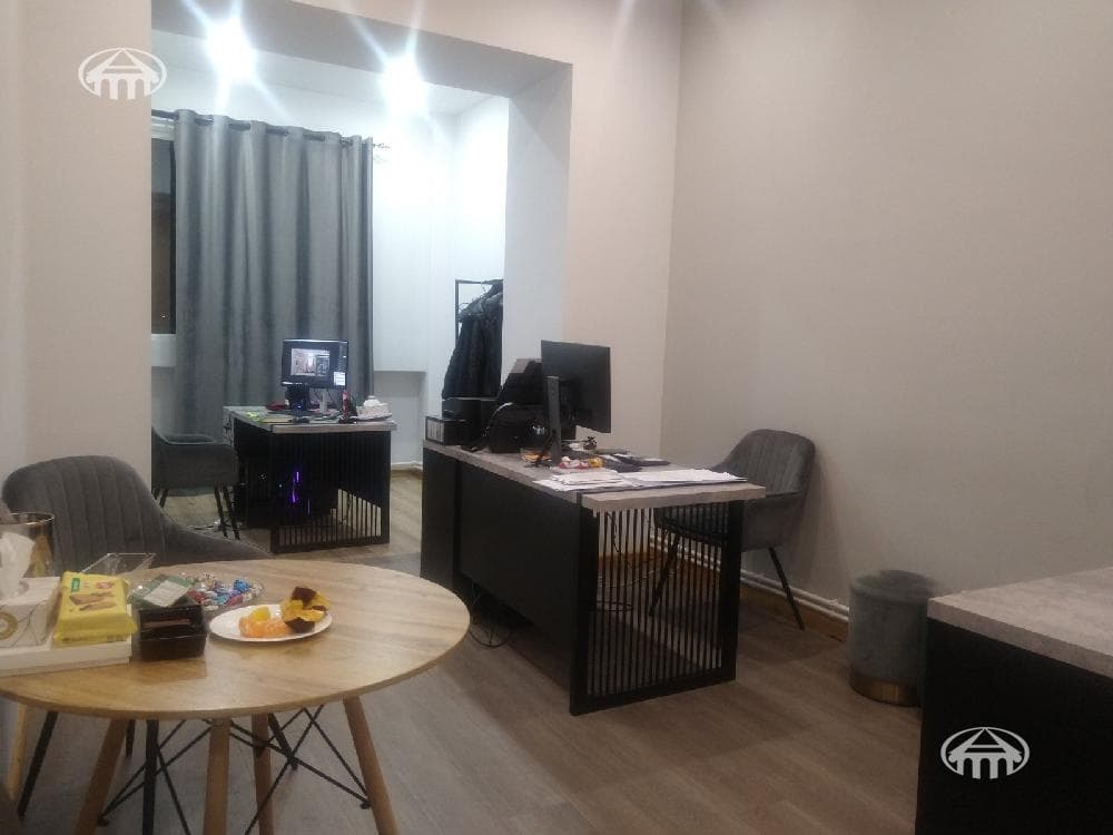 Office · 76 m² · Kentron