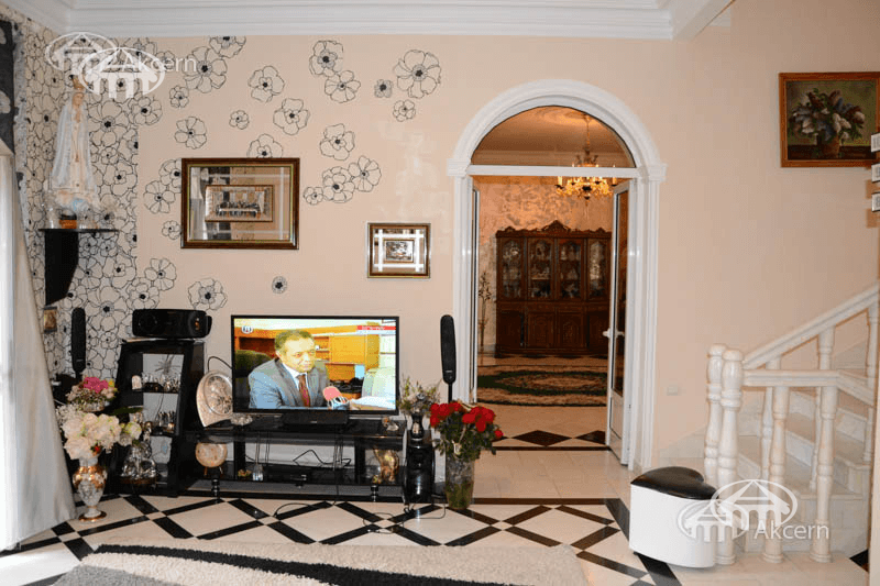 Mansion · 7 rooms · 560 m² · Kentron