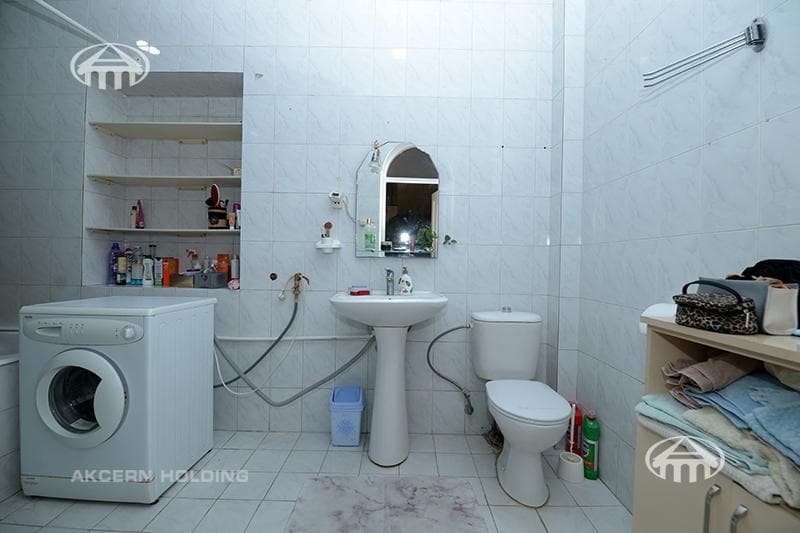 House · 5 rooms · 220 m² · Arabkir