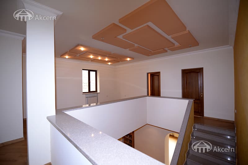 Office · 347 m² · Kentron