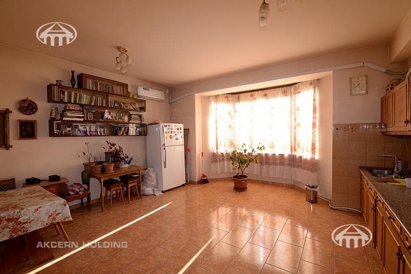 Mansion · 9 rooms · 560 m² · Kentron
