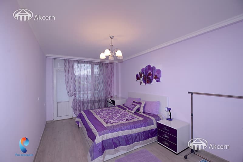 Квартира · 3 комн. · 90 м² · Кентрон