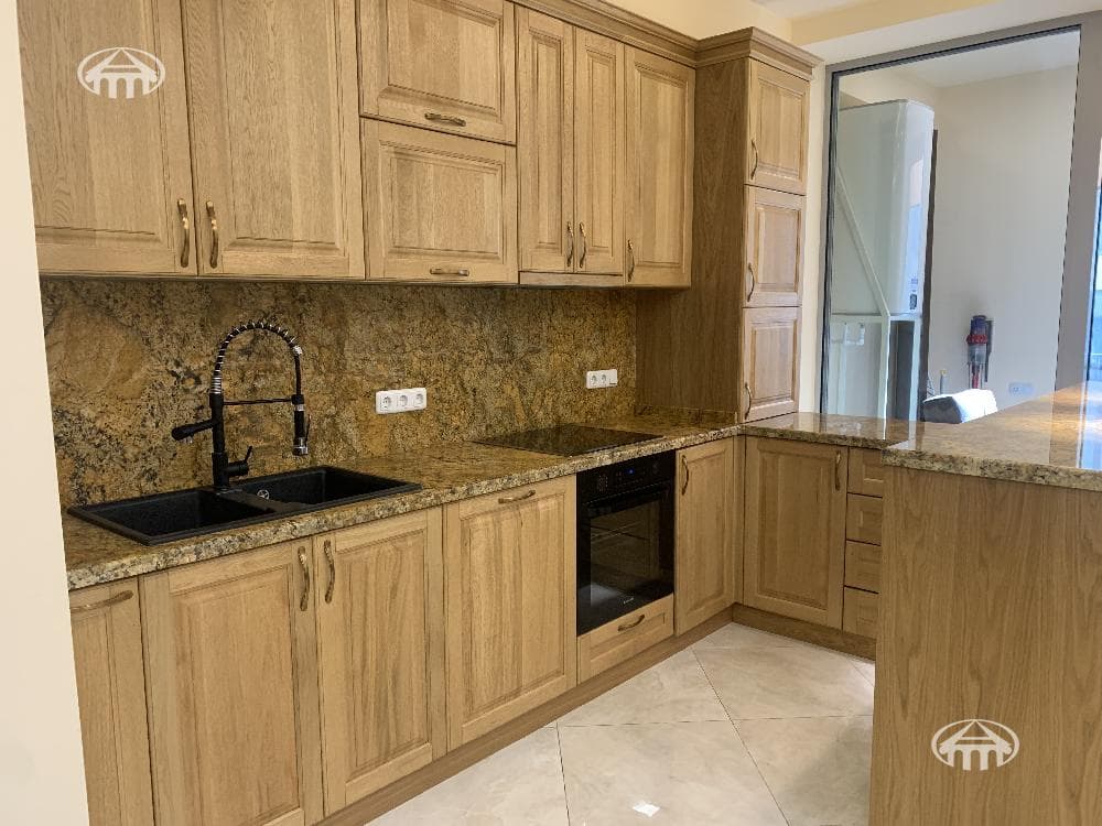 Квартира · 3 комн. · 95 м² · Кентрон