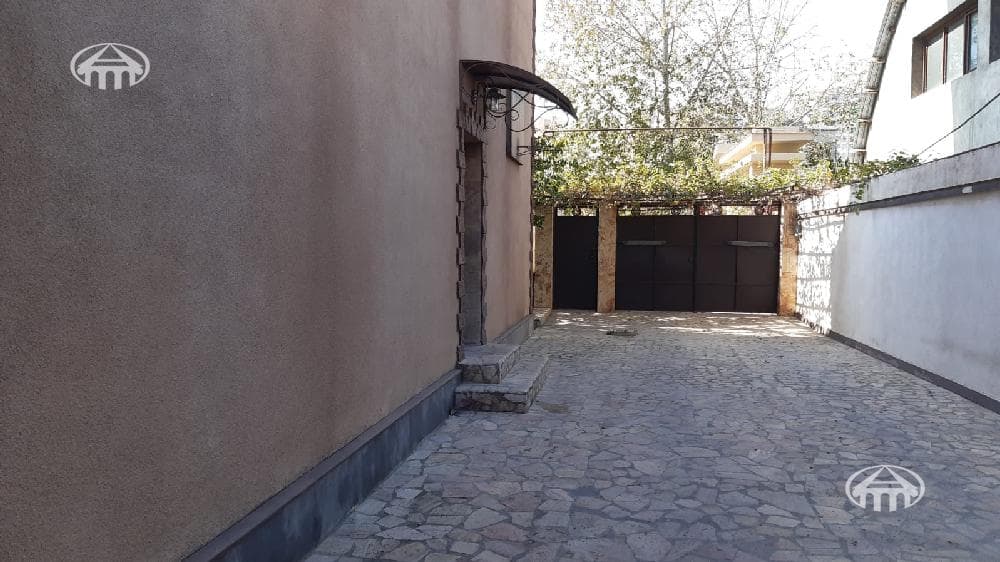 Особняк · 6 комн. · 535 м² · Канакер-Зейтун