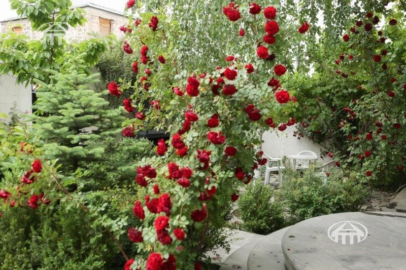 Дом · 5 комн. · 388 м² · Арабкир