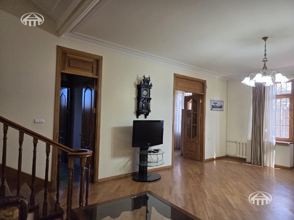 Дом · 6 комн. · 540 м² · Арабкир