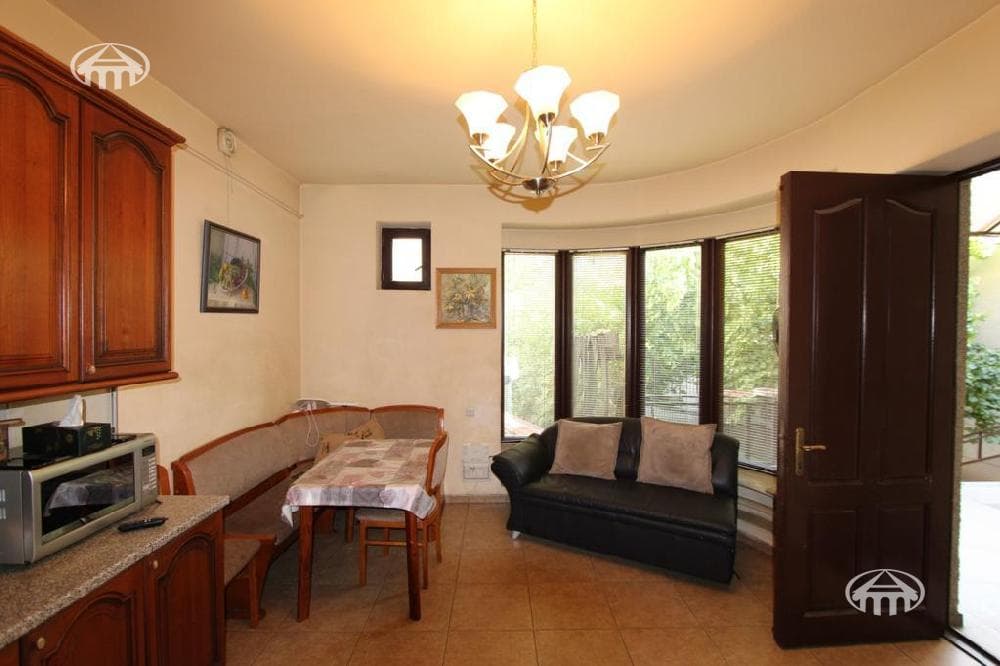 Дом · 5 комн. · 435 м² · Арабкир