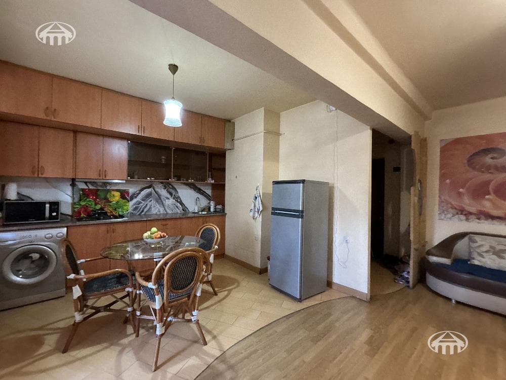 Apartment · 1 rooms · 39 m² · Kentron