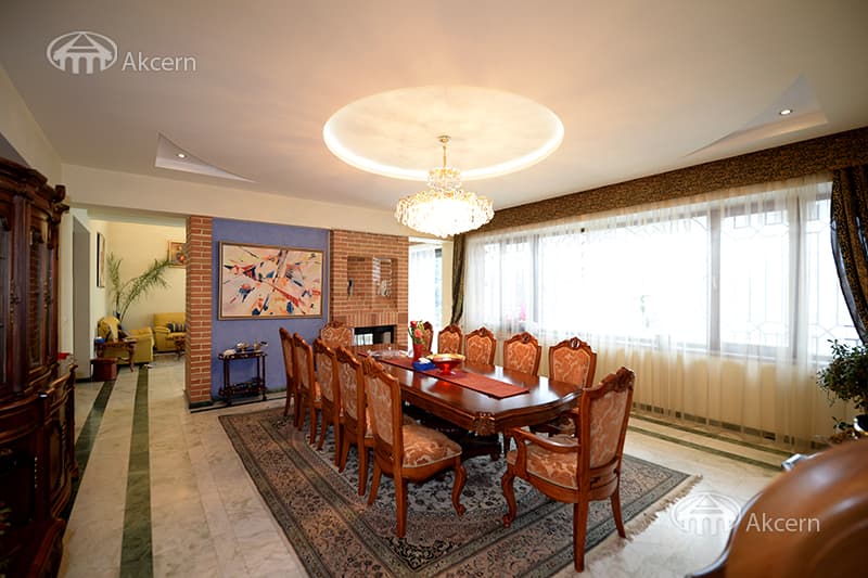 Особняк · 7 комн. · 650 м² · Кентрон