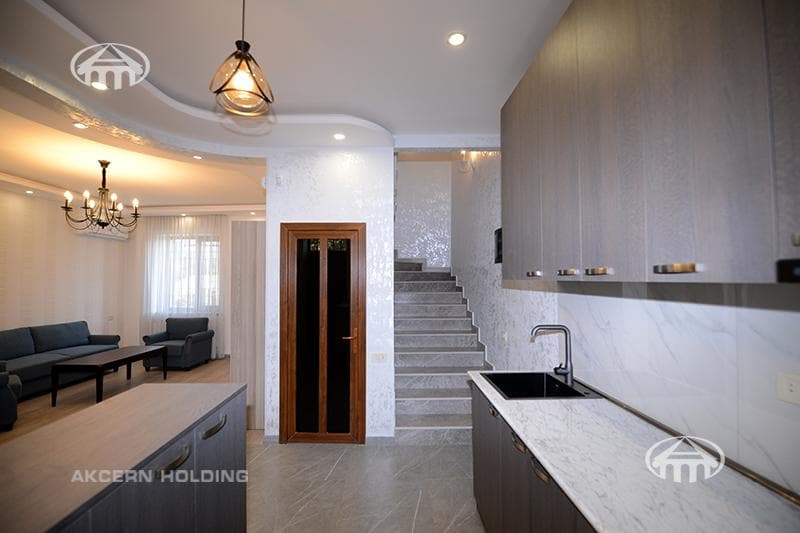 House · 4 rooms · 89 m² · Kanaker-Zeytun