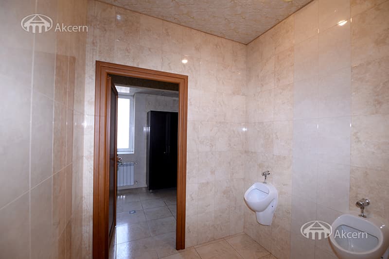 Office · 461 m² · Kentron