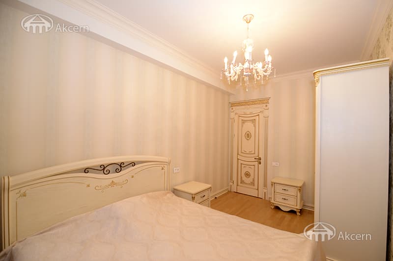 Բնակարան · 5 սեն. · 230 մ² · Կենտրոն