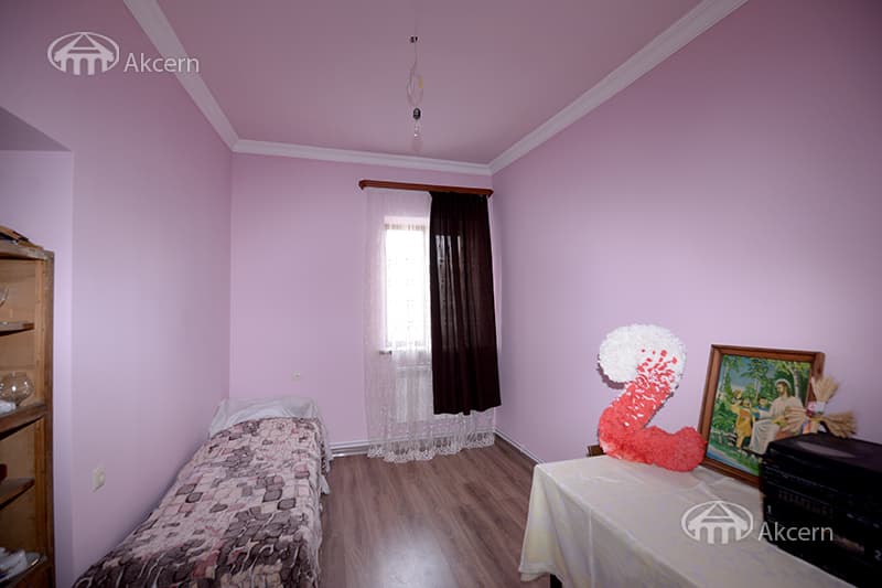 House · 4 rooms · 136 m² · Davtashen
