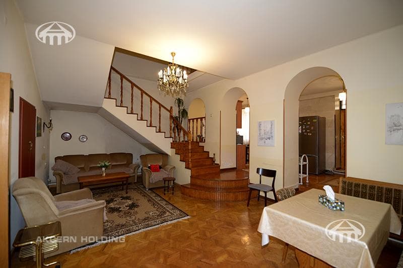 House · 5 rooms · 220 m² · Arabkir