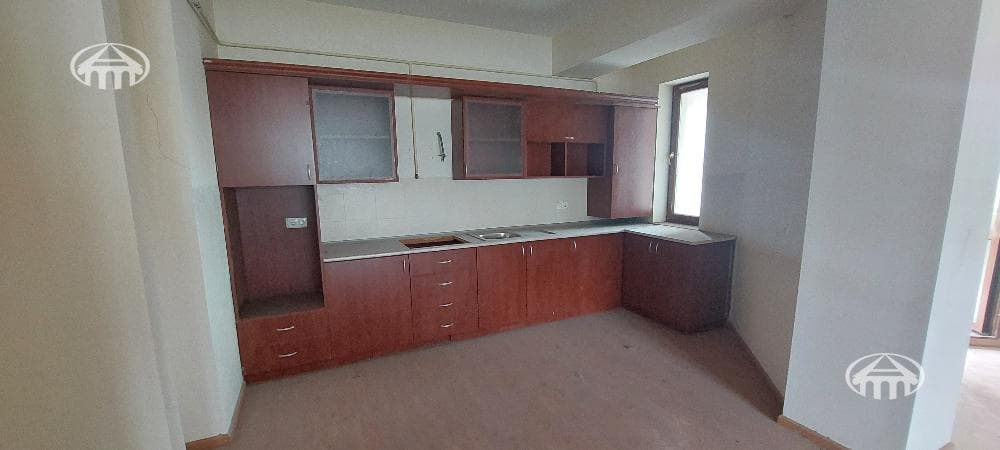 Բնակարան · 4 սեն. · 140 մ² · Կենտրոն