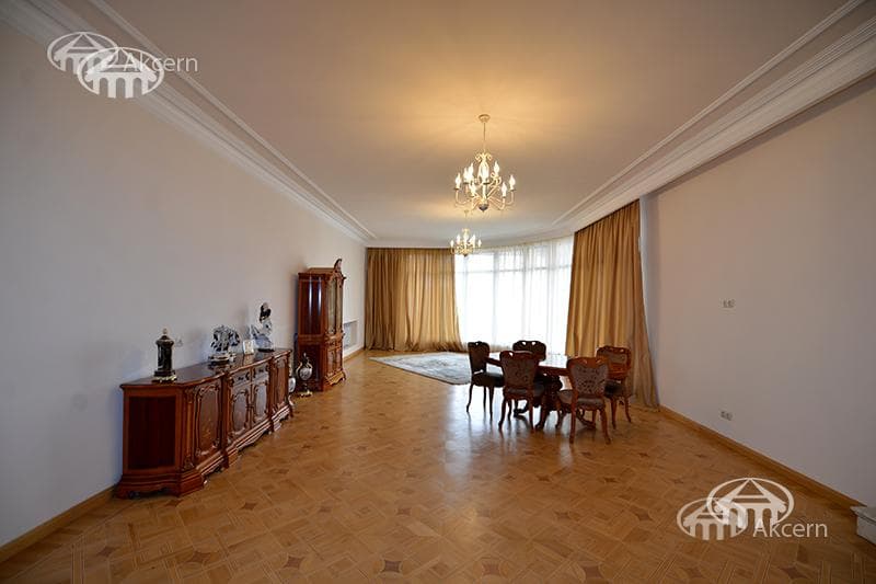 Особняк · 5 комн. · 740 м² · с. Ариндж