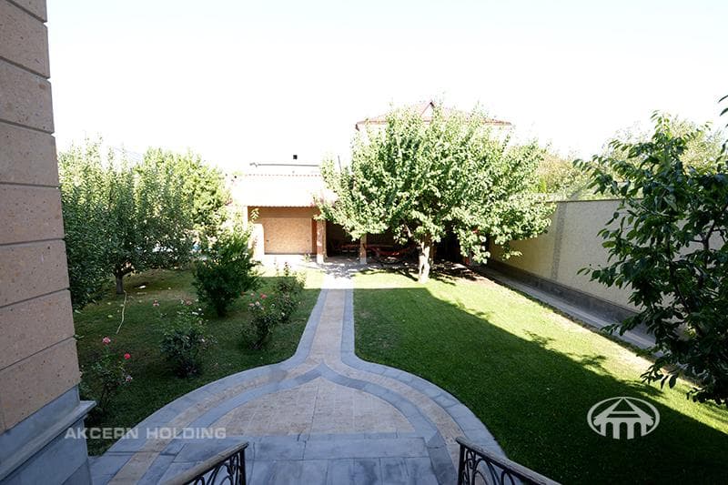 Առանձնատուն · 6 սեն. · 360 մ² · Էրեբունի