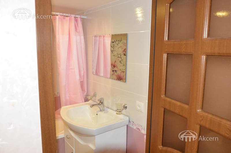 Квартира · 4 комн. · 108 м² · Кентрон