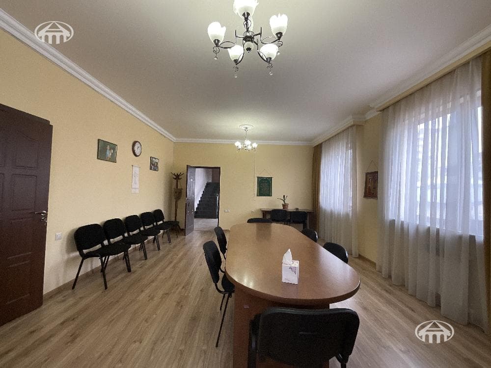 Առանձնատուն · 9 սեն. · 808 մ² · Արաբկիր