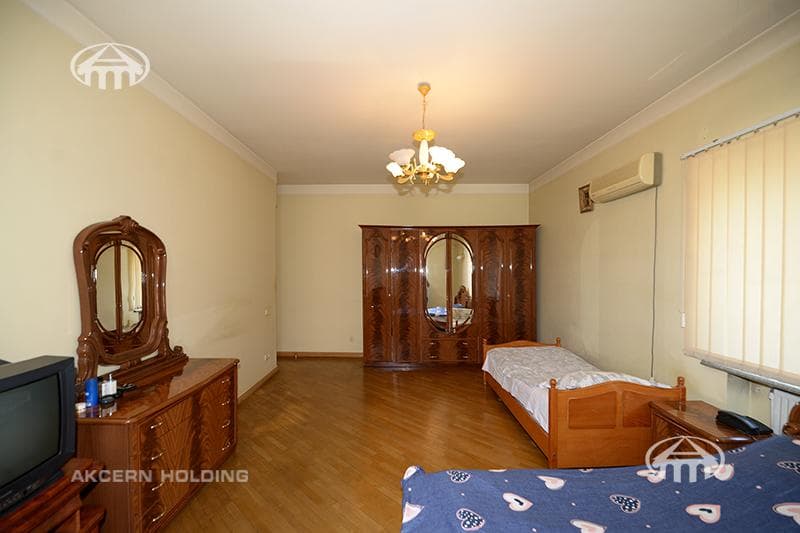 Дом · 7 комн. · 540 м² · Арабкир