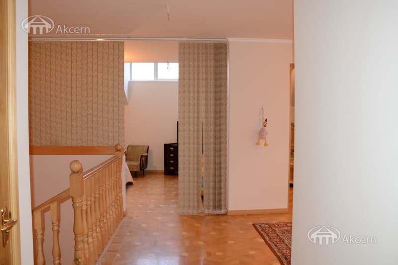 House · 6 rooms · 250 m² · Arabkir