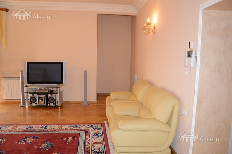 Особняк · 5 комн. · 300 м² · Арабкир