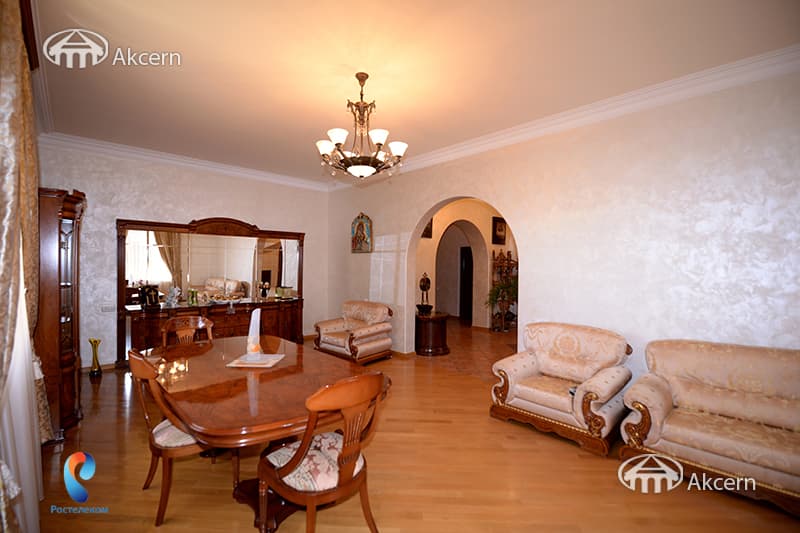 Mansion · 5 rooms · 586 m² · Avan — photo 3 / 34