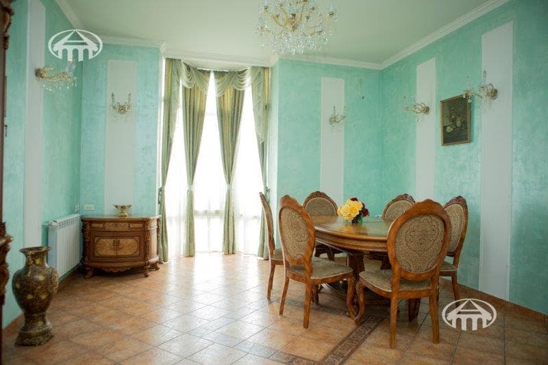 Дом · 5 комн. · 388 м² · Арабкир