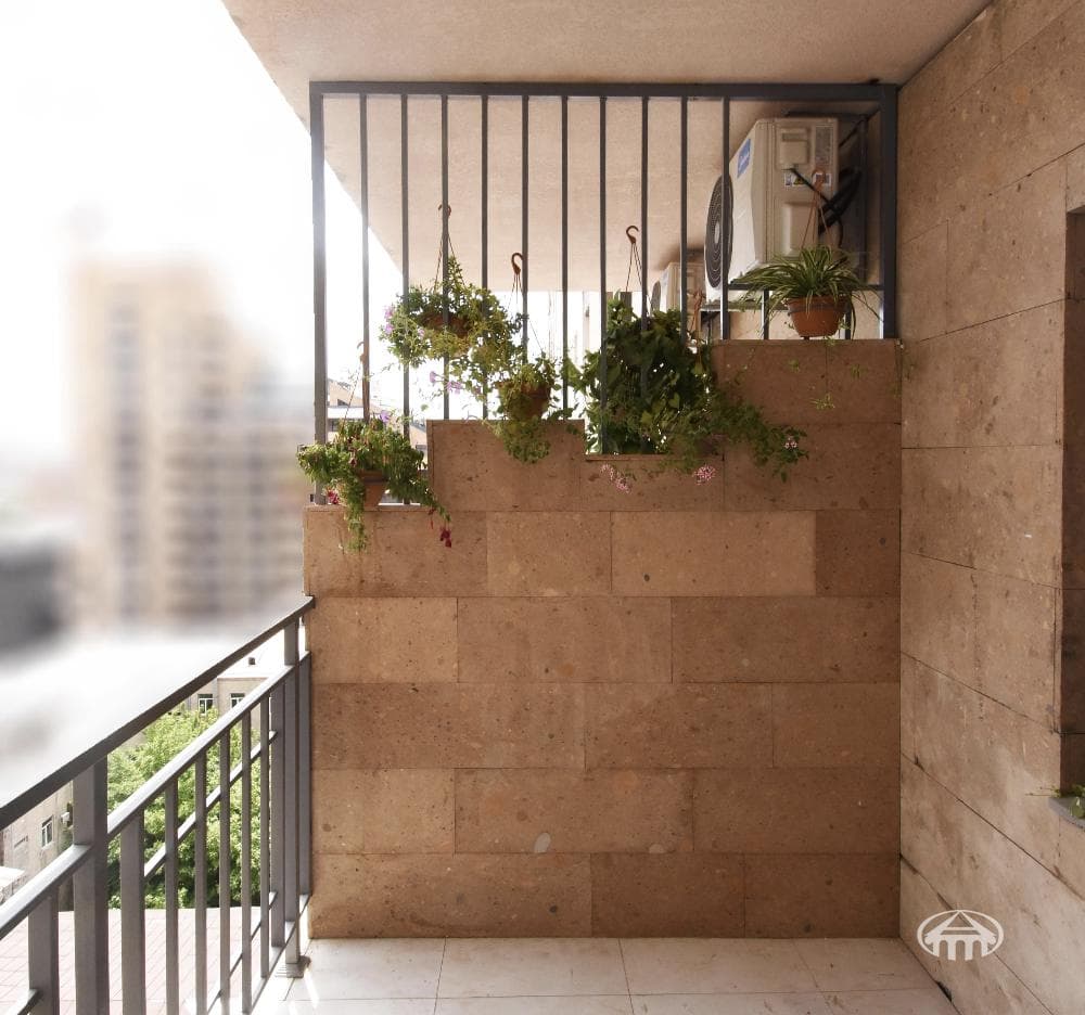 Apartment · 2 rooms · 62 m² · Kentron