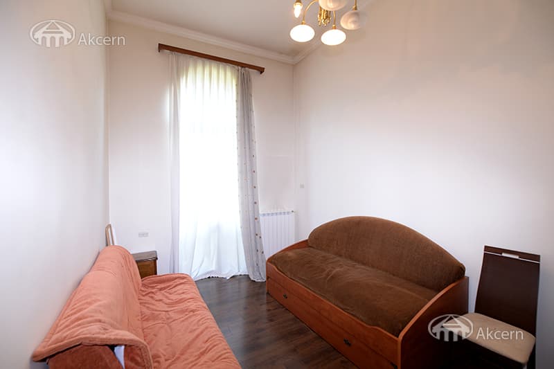 Apartment · 4 rooms · 125 m² · Kentron