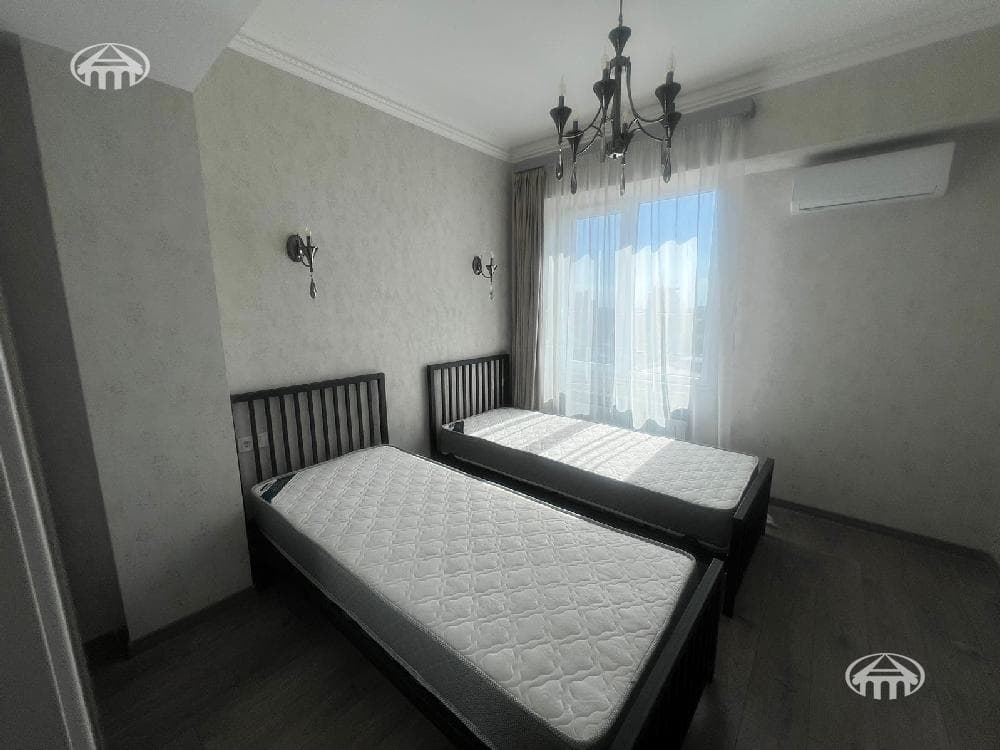 Բնակարան · 3 սեն. · 72 մ² · Կենտրոն
