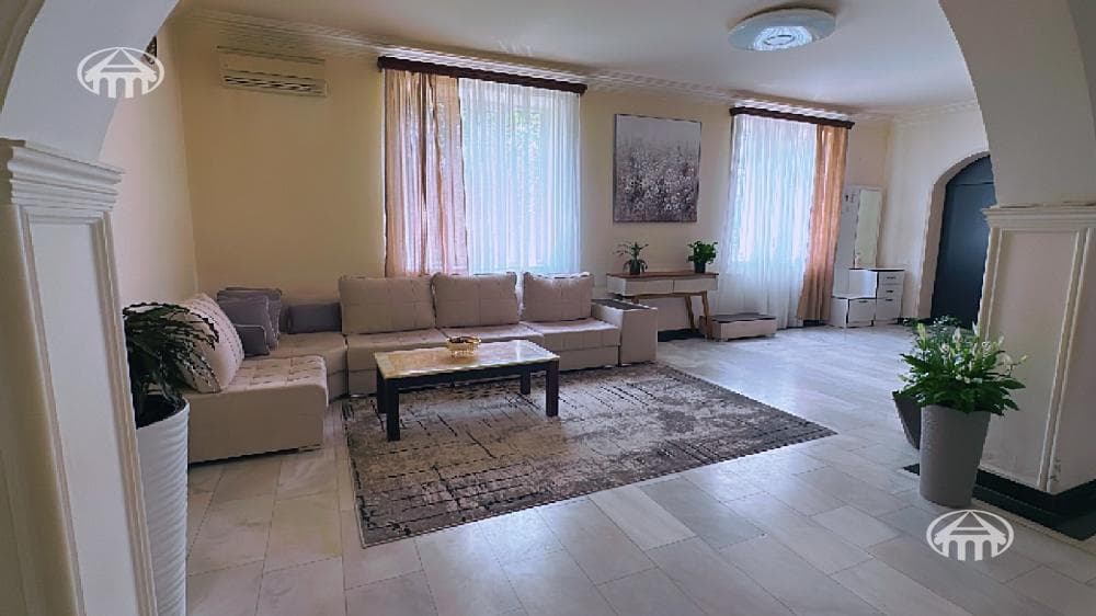 Особняк · 8 комн. · 448 м² · Канакер-Зейтун