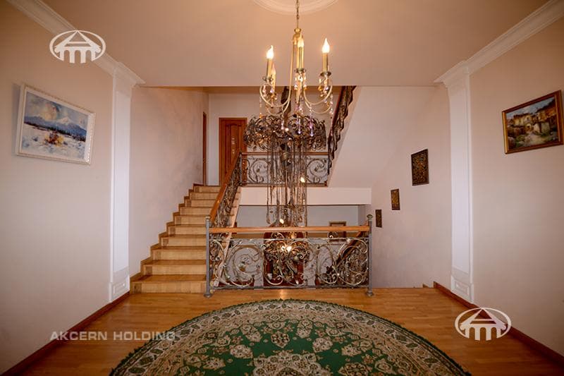 Mansion · 9 rooms · 671 m² · Arabkir