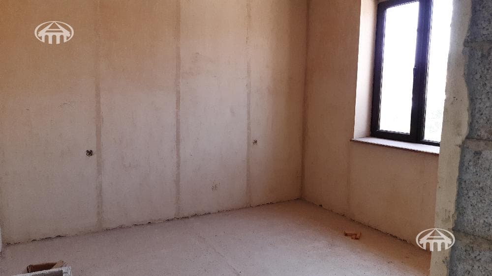 Mansion · 6 rooms · 244.5 m² · v. Arinj