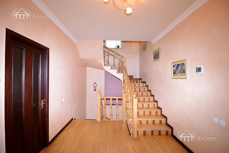 Дом · 5 комн. · 342 м² · Давташен
