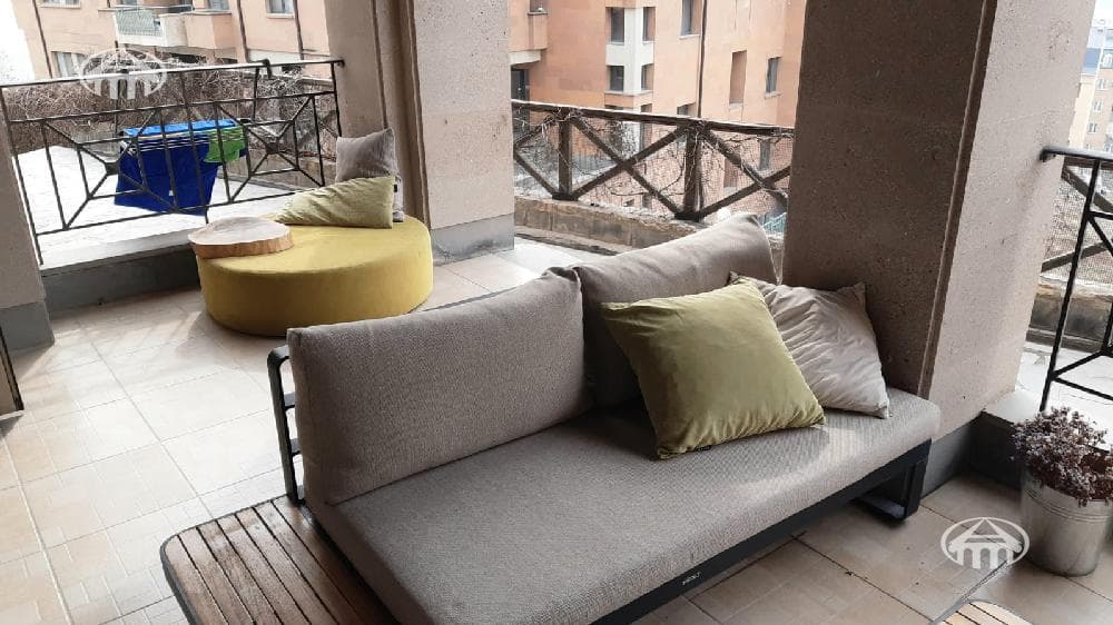 Квартира · 4 комн. · 203 м² · Кентрон