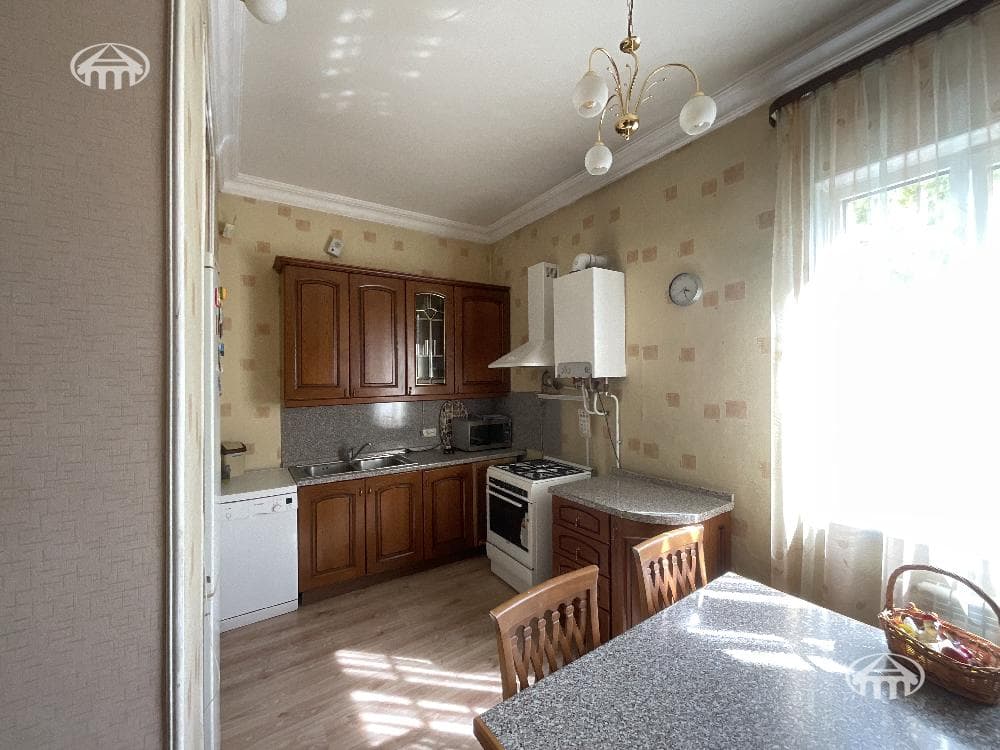 Apartment · 3 rooms · 107 m² · Kentron