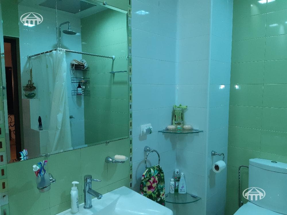 Дом · 5 комн. · 392 м² · Кентрон